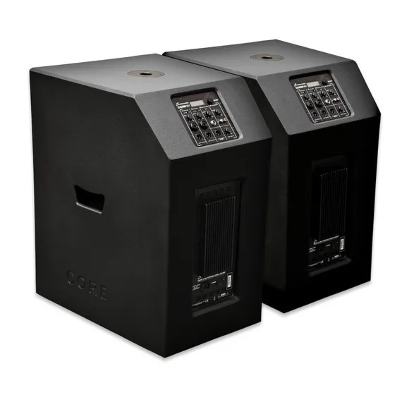 Studiomaster CORE 151 Активный мобильный акустический комплект с интегрированным микшером Вертикальный массив: СЧ: 3х 8” Neodymium full range driver ВЧ: 12х 1” dome tweeter