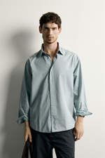 РУБАШКА RELAXED FIT С ЭФФЕКТОМ ПОТЕРТОСТИ — ZARA · 6887/303