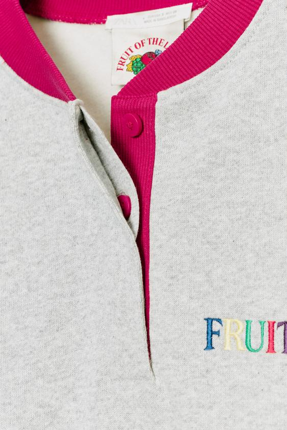 ZARA - FRUIT OF THE LOOM™ КОНТРАСТНАЯ ТОЛСТОВКА, СЕРЫЙ МЕЛАНЖ
