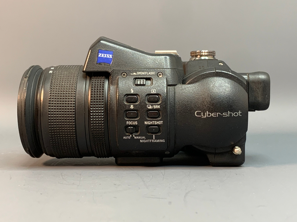 Sony DSC-F828 с дефектом