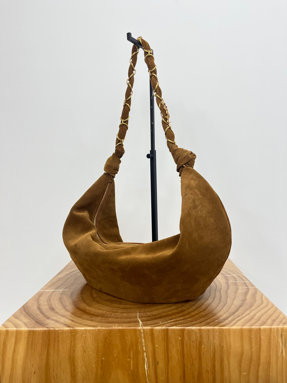 AMALIA HOBO