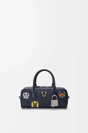 Loewe Укороченная сумка Cats Amazona 23 из вышитой джинсовой ткани, синий