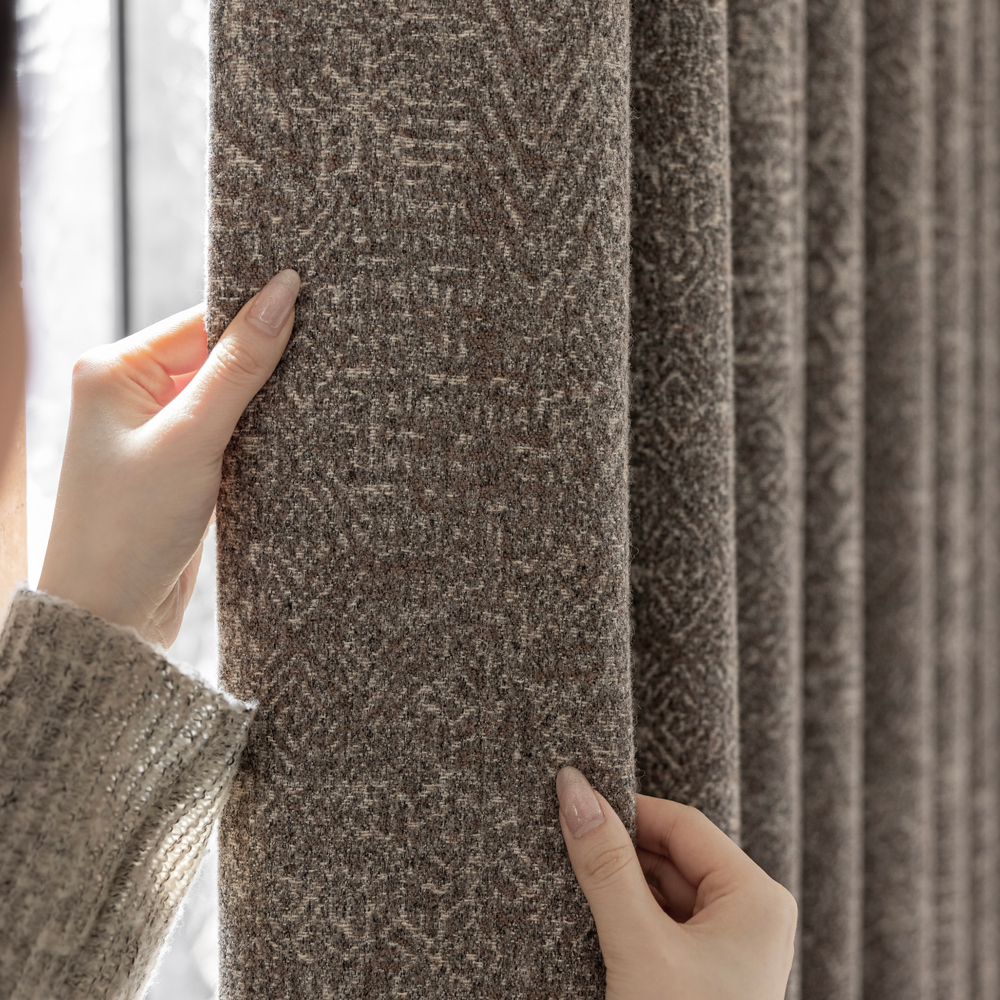 Шерстяная портьерная ткань «Cocoa Tweed» — натуральная шерсть с мелким твидовым переплетением для штор от пола до потолка