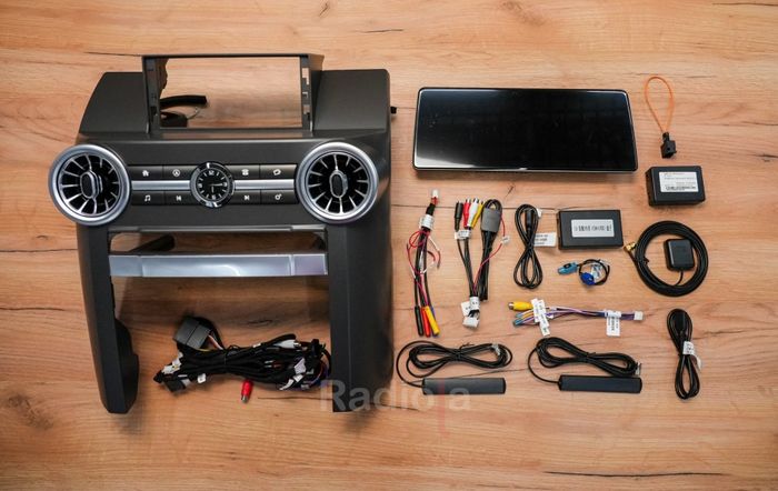 Магнитола для Land Rover Discovery 3 2004-2009 (DENSO) - RDL-6710 монитор 12.3" на Android 13, Быстрая, CarPlay, 4G SIM-слот