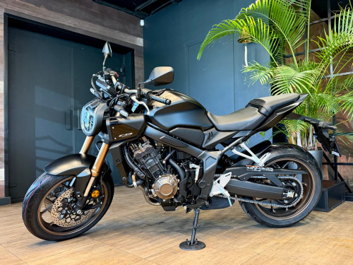 HONDA CB650R E-Clutch 2025