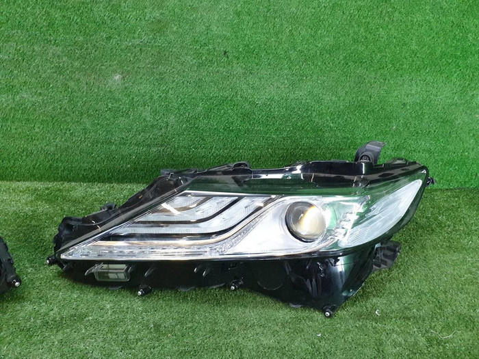 Фара Комплект фар Toyota Camry xv70 (17-21) LED