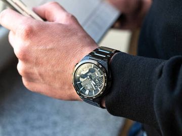 Наручные часы Casio Edifice ECB-2200DC-1AEF