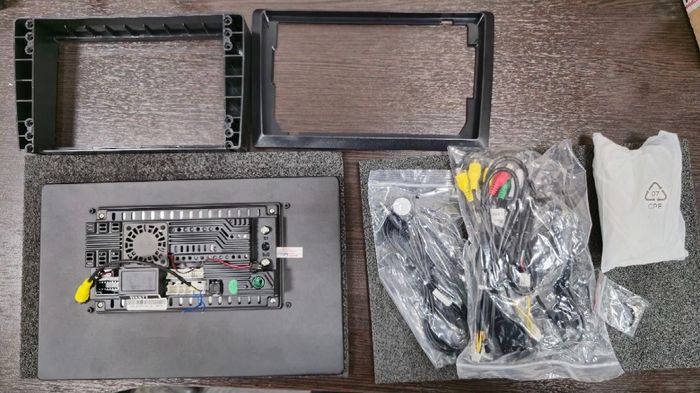 Магнитола для Infiniti QX56 JA60 2004-2007 (поддержка Bose) - FarCar BX877 монитор 13" 2K QLED на Android 13, Быстрая, CarPlay, 4G SIM-слот
