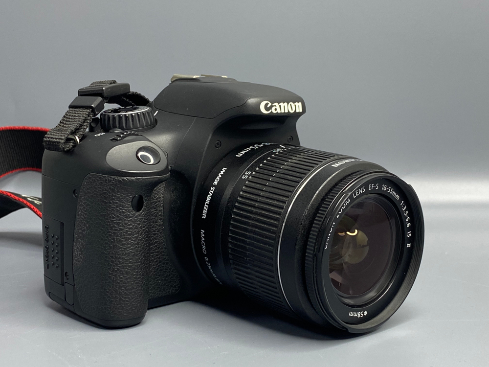 Canon EOS 550D + Kit 18-55mm — 7414 кадров