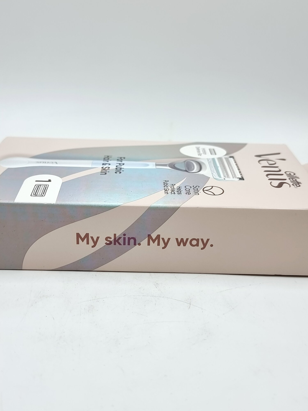 Бритвенный станок Venus Gillette  For Pubic Hair And Skin Razor для зоны бикини 1 шт