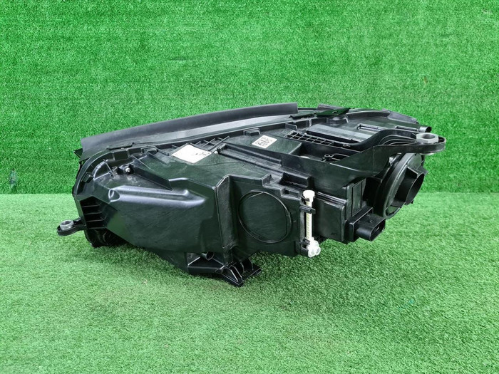 Фара правая Mercedes GLE V167 (2018-2024) LED