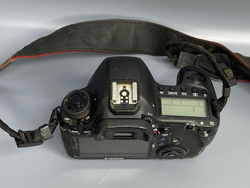 Canon EOS 6D — 21 645 кадров