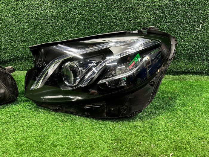 Фара Комплект Mercedes E W213 (16-18) В сборе