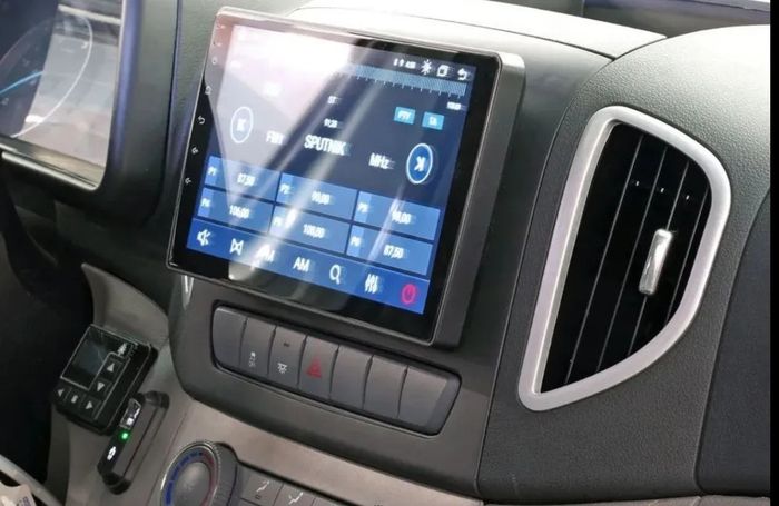Магнитола для Sollers Atlant 2022+ (рамка-накладка) - FarCar BX9-360-9601-10 монитор 9.5" 2K QLED на Android 13, Быстрая, CarPlay, 4G SIM-слот, 4 камеры в комплекте