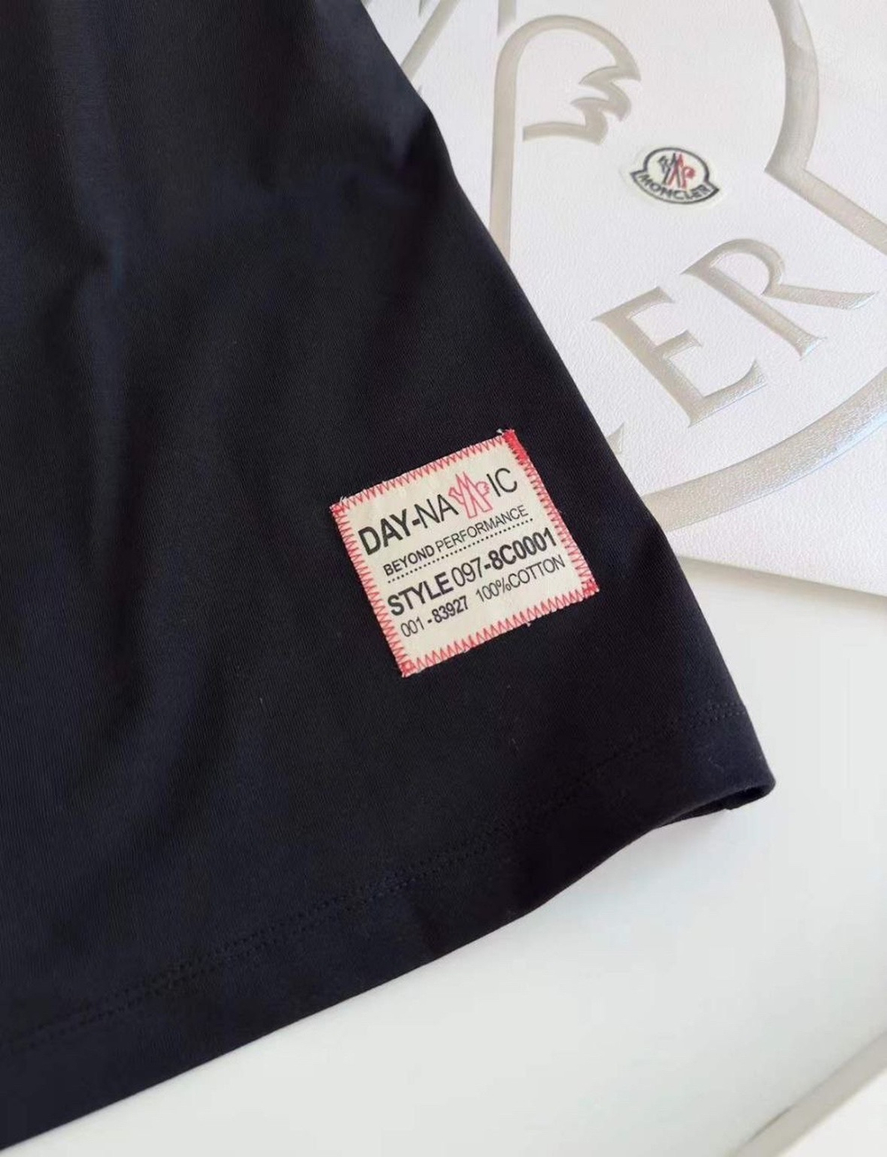 Футболка Moncler