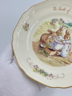 Тарелка The World of Peter Rabbit