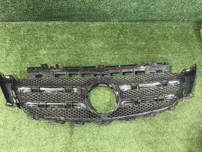 Решетка радиатора Mercedes E W213 (2016-2021)