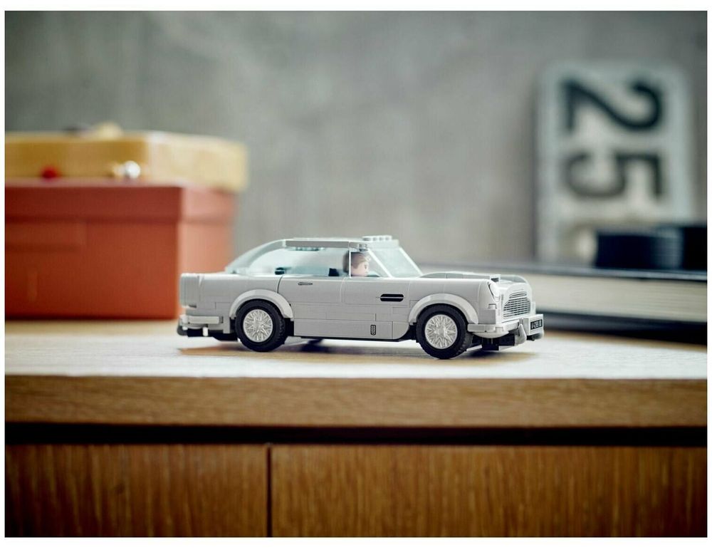 Конструктор LEGO Speed Champions 76911 Aston Martin DB5 Автомобиль агента 007