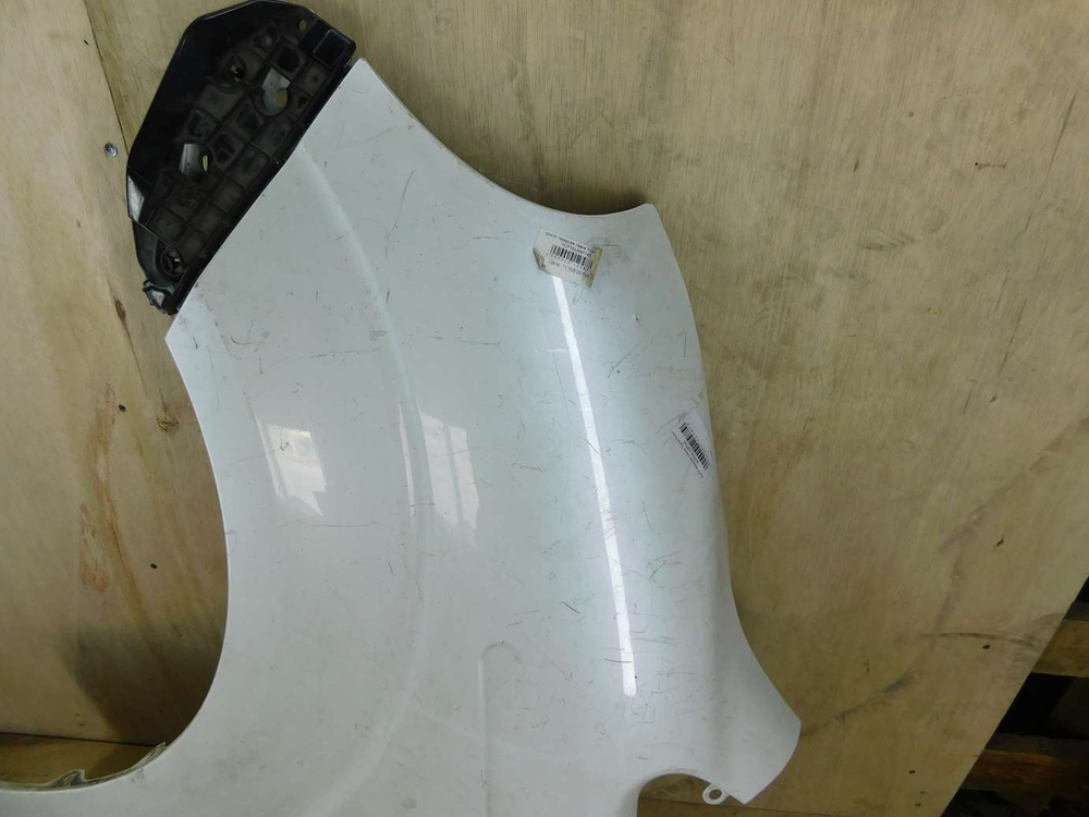 крыло переднее левое Toyota Porte NCP141 NSP140