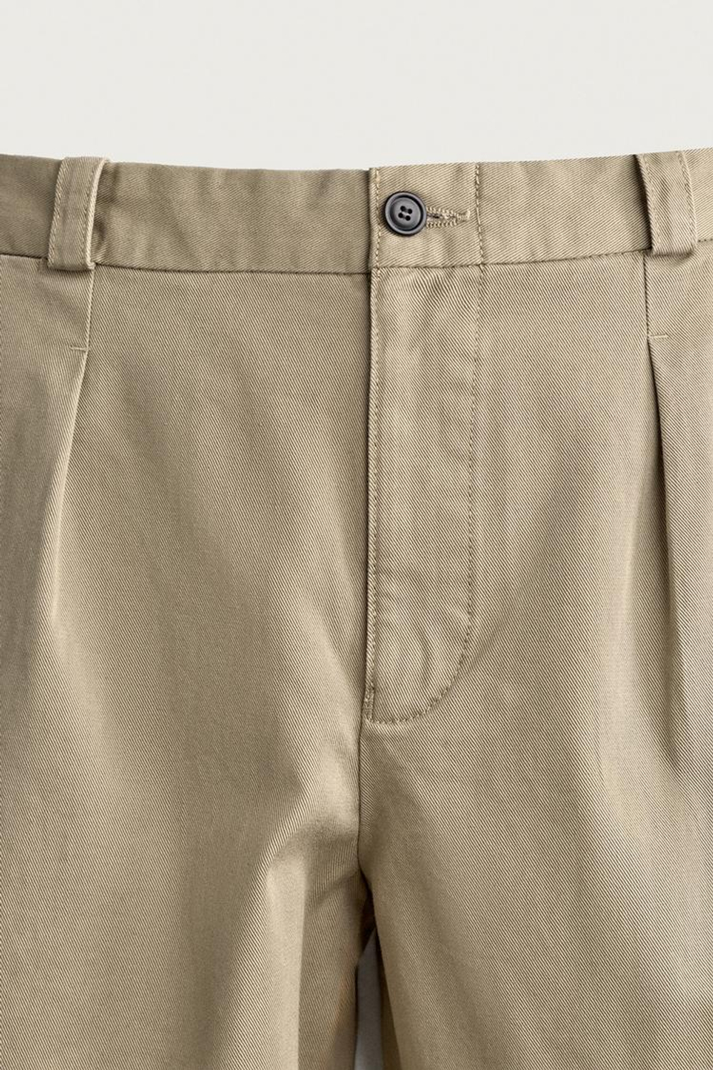 ZARA БРЮКИ ЧИНОС STRAIGHT FIT СО СКЛАДКАМИ, СЕРО-КОРИЧНЕВЫЙ