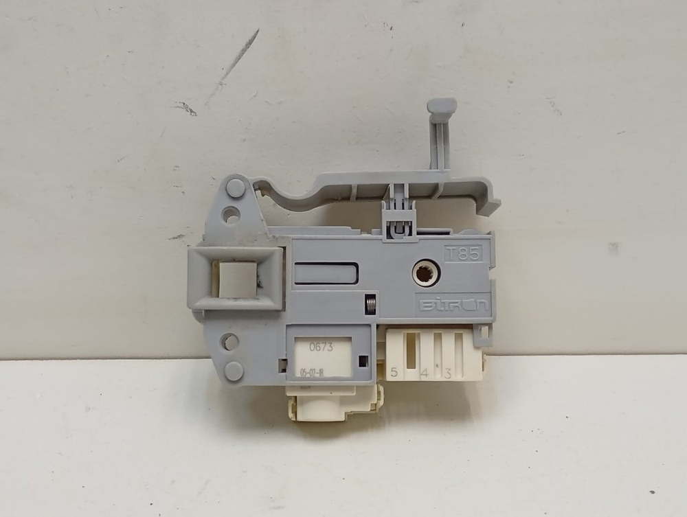 RST602 кт66 Блокировка люка для стиральной машины Hotpoint-Ariston DL-S2 T85 б/у
