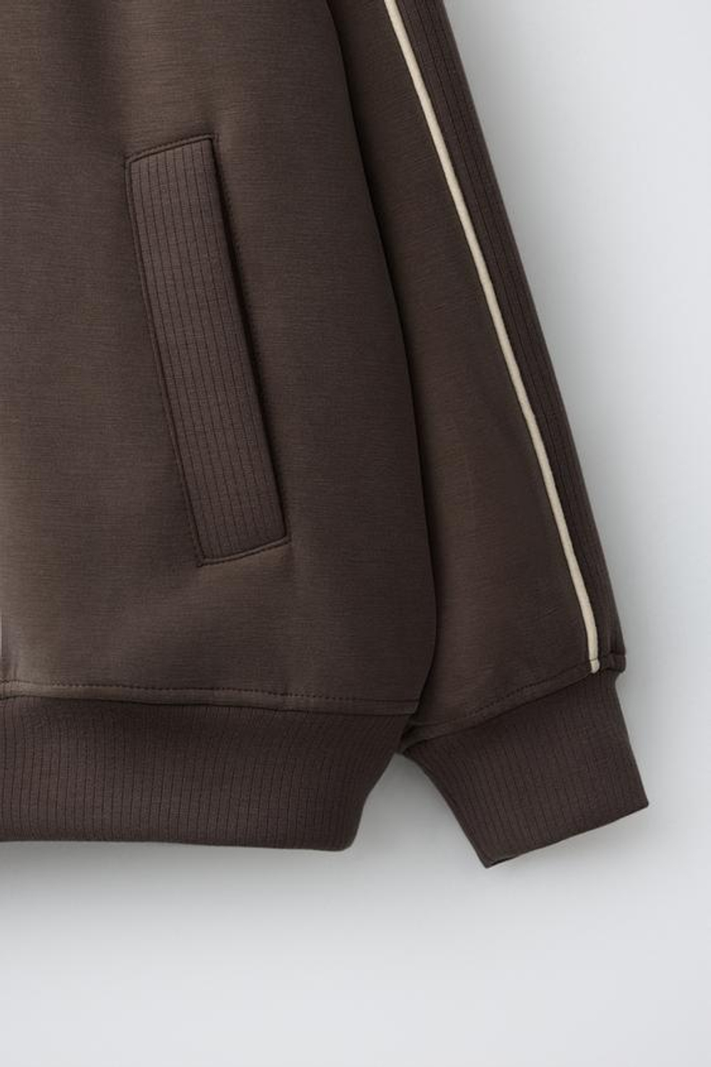 ZARA СПОРТИВНАЯ КУРТКА С КОНТРАСТНОЙ ОТДЕЛКО, ТЕМНО-КОРИЧНЕВЫЙ