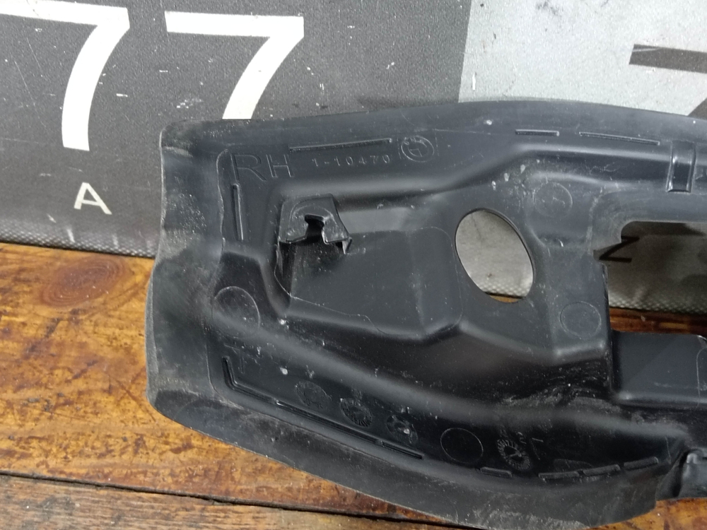 Накладка проема багажника правая (водосток) BMW XM (G09) 22-нв Б/У Оригинал 51139451794