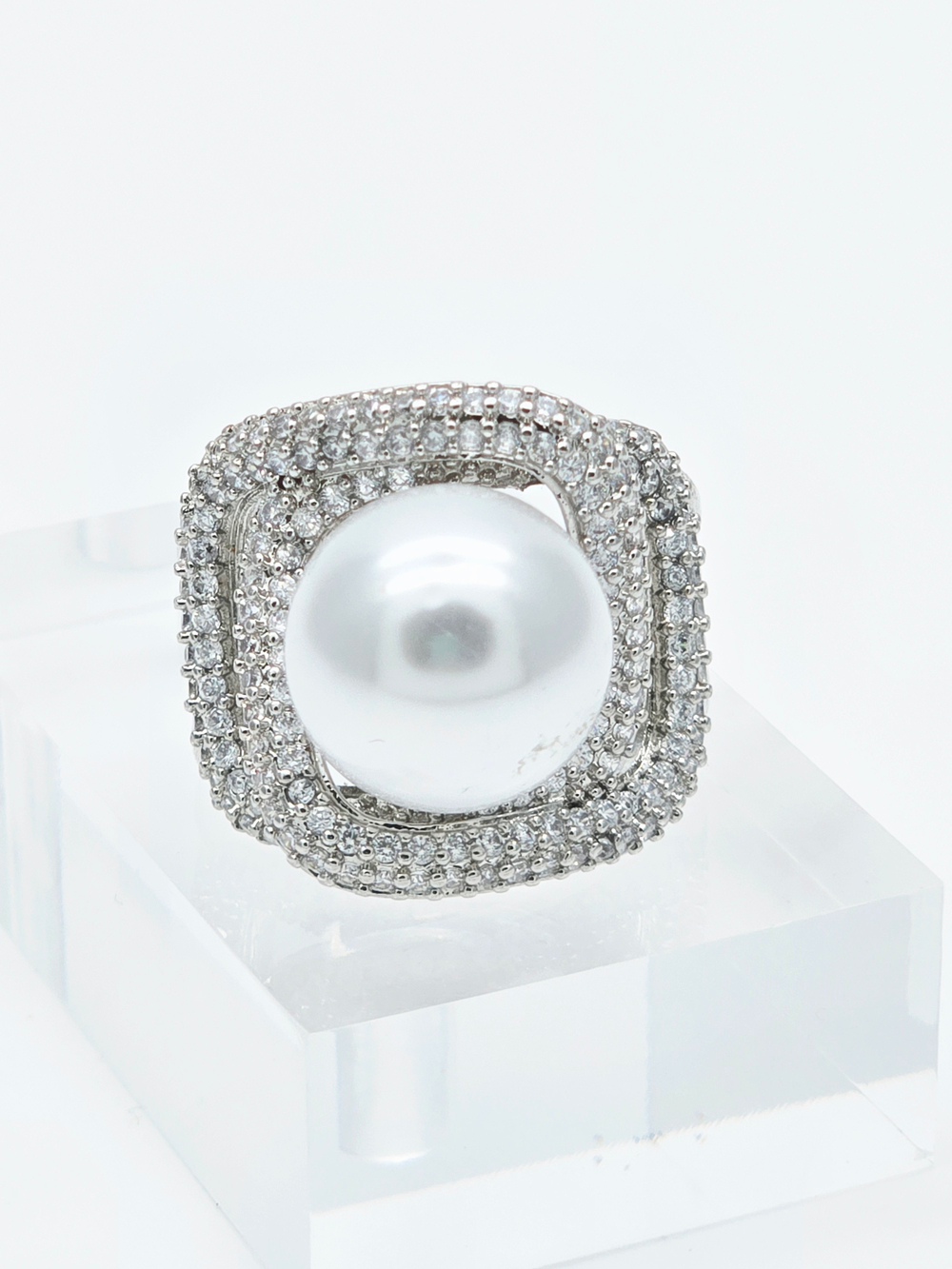 91004636 Кольцо Selena Pearls