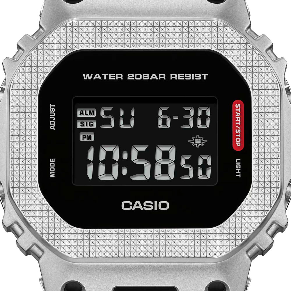 Часы Casio GM-5600M-1