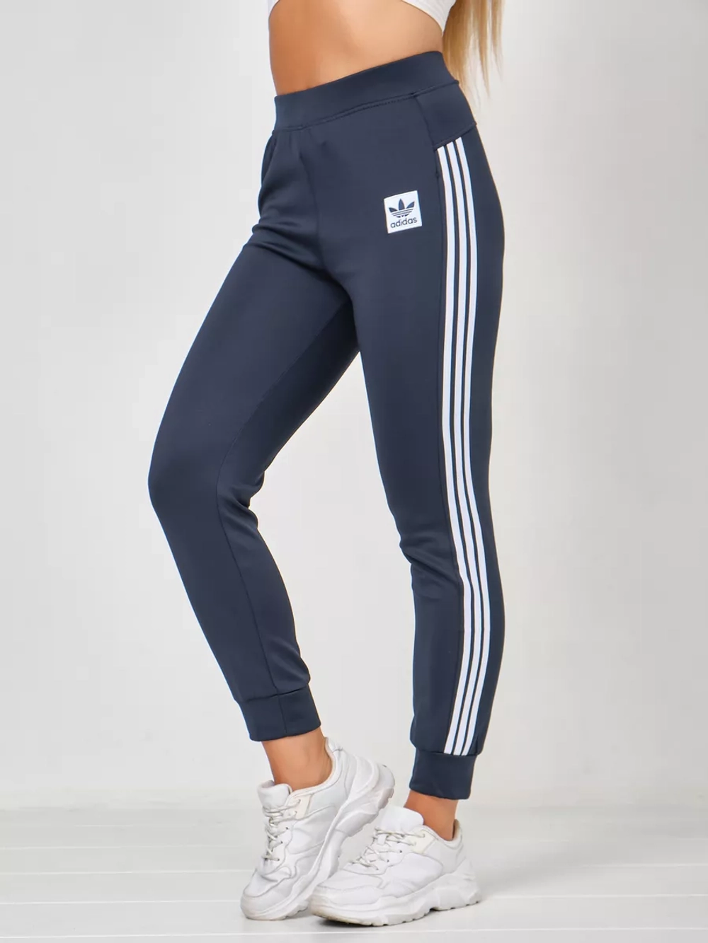 костюм спортивный на молнии Adidas с брюками и толстовка