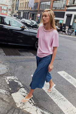 ZARA ФУТБОЛКА С ДЕКОРОМ И ЭФФЕКТОМ ПОТЕРТОСТИ, РОЗОВЫЙ