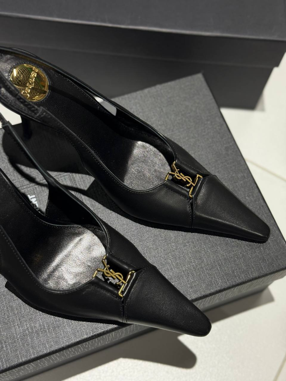 Босоножки Yves Saint Laurent