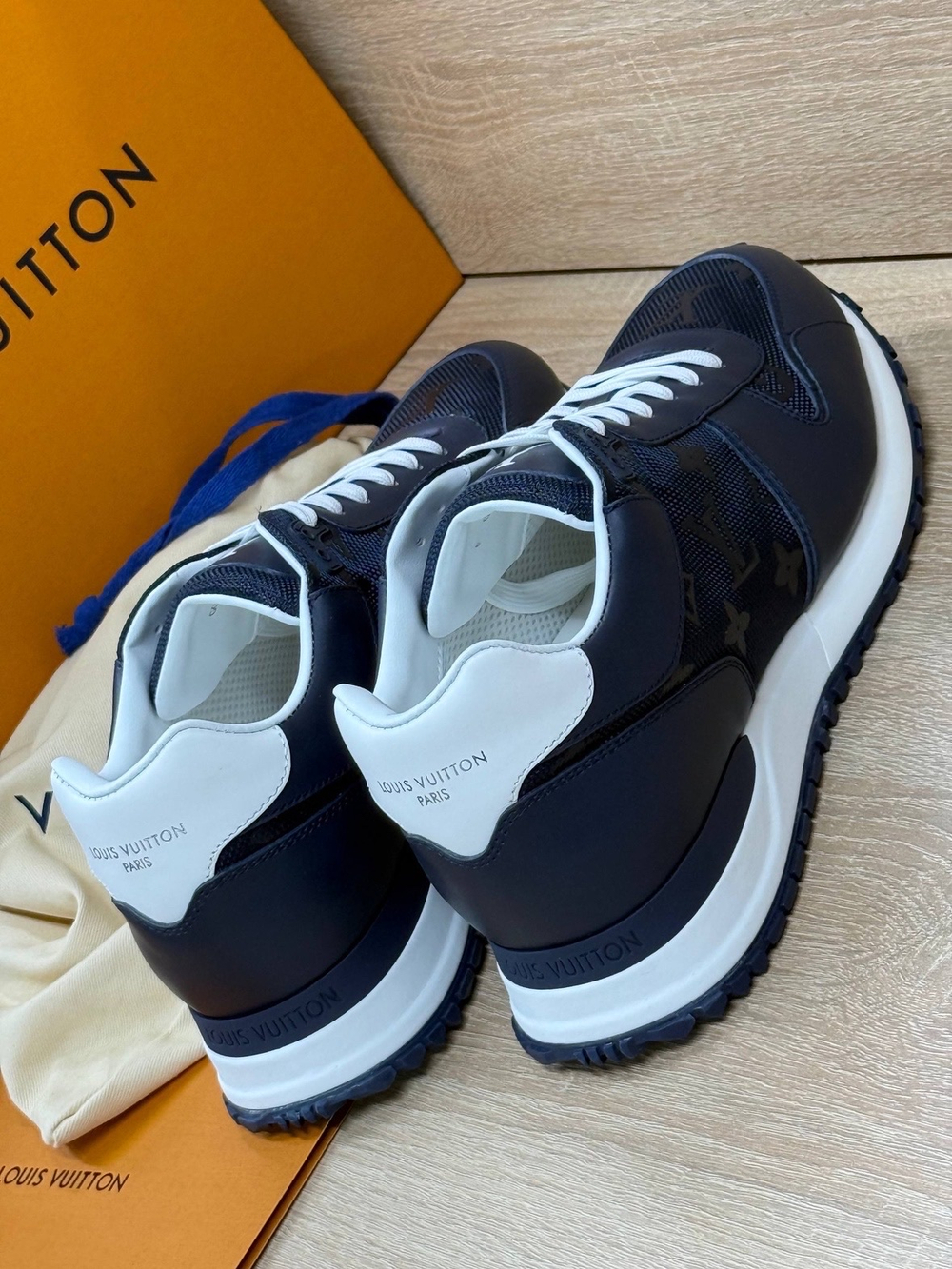 Кроссовки Louis Vuitton Run Away