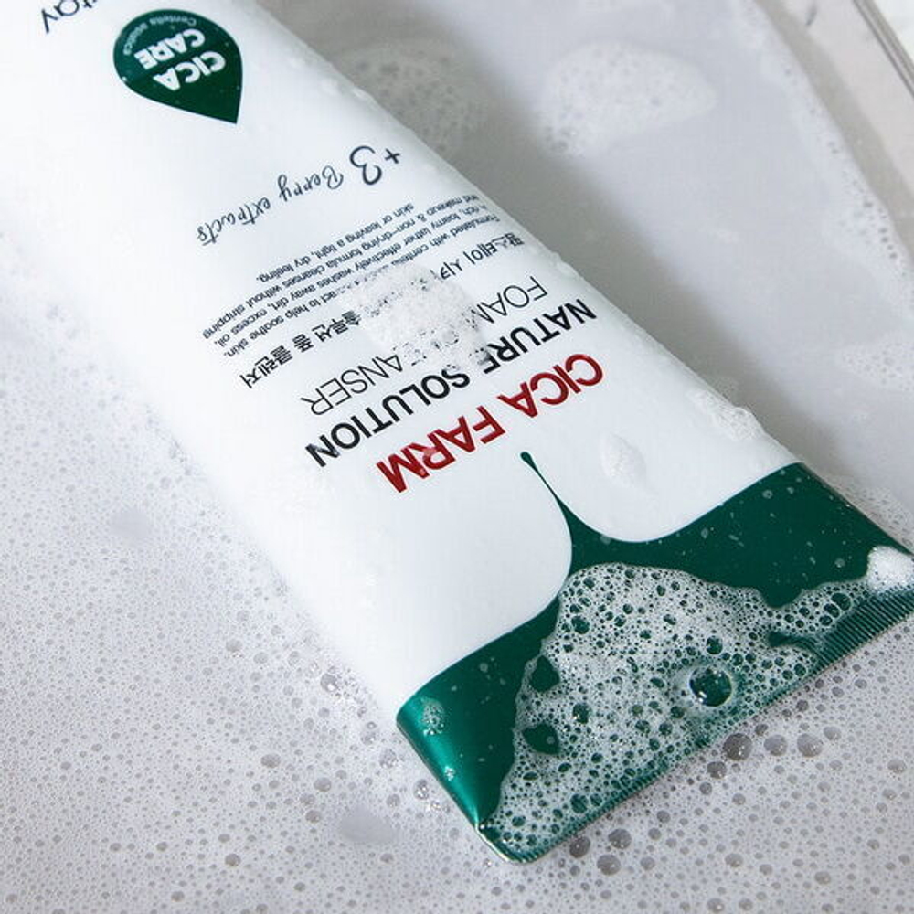 Пенка для умывания с центеллой FarmStay Cica Farm Nature Solution Cleansing Foam, 180мл