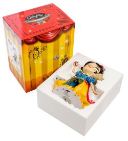 Disney-4058885 Фигурка «Белоснежка (Сказочный домик в лесу)»