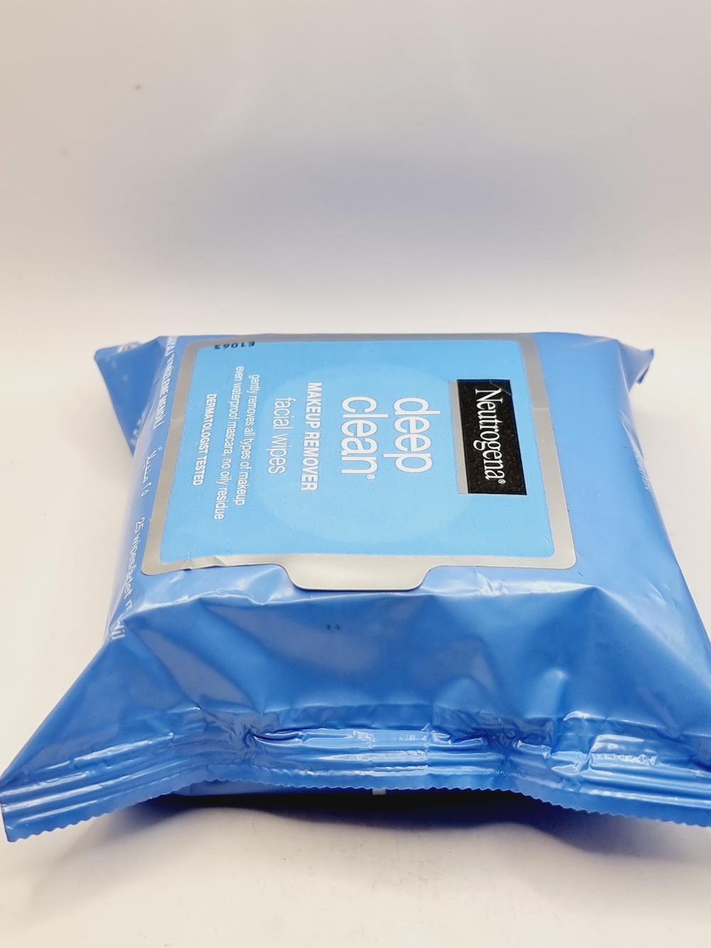 Салфетки для снятия макияжа Neutrogena Deep Clean Makeup Remover 2 уп. (25 салфеток в упаковке), (Франция)