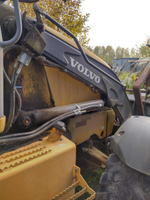 Экскаватор-погрузчик Volvo BL71, 2008 года в продаже в сентябре, октябре 2025 в СПб. Цена договорная.