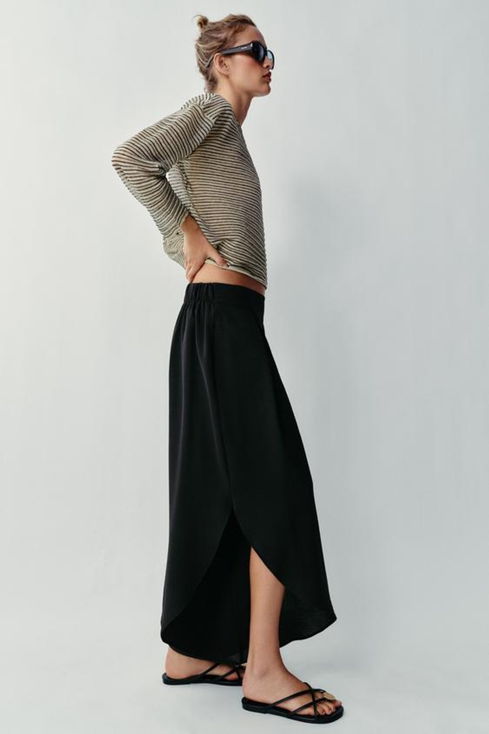 ZARA ЛЕГКИЕ БРЮКИ С РАЗРЕЗАМИ, ЧЕРНЫЙ