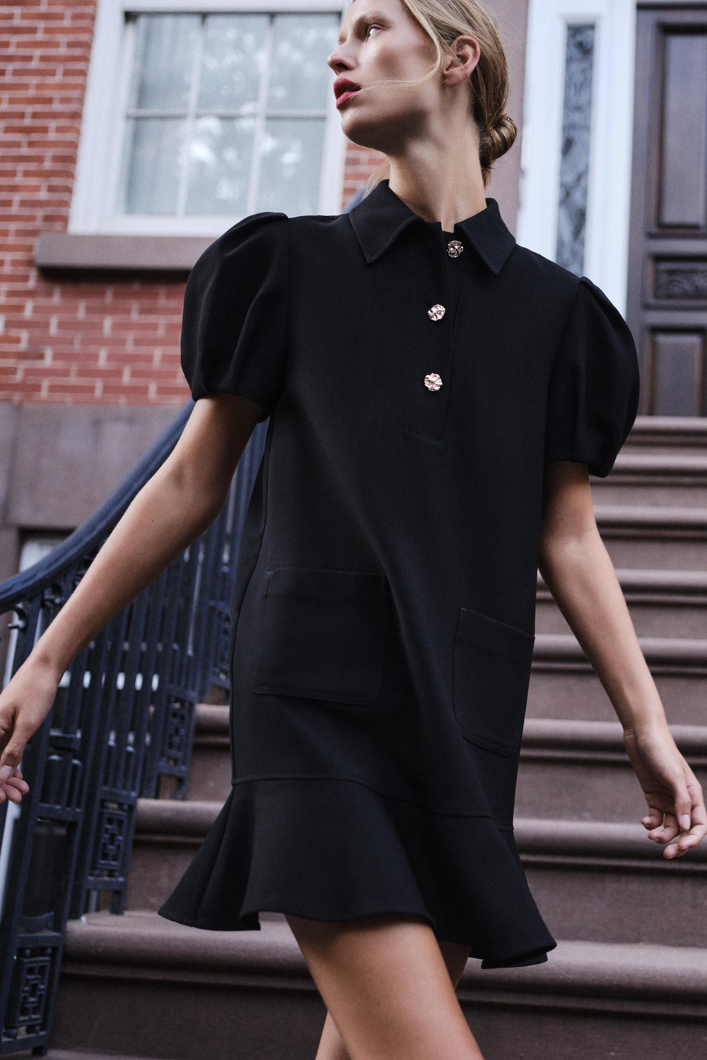 КОРОТКОЕ ПЛАТЬЕ С РУКАВАМИ СО СКЛАДКАМИ — ZARA