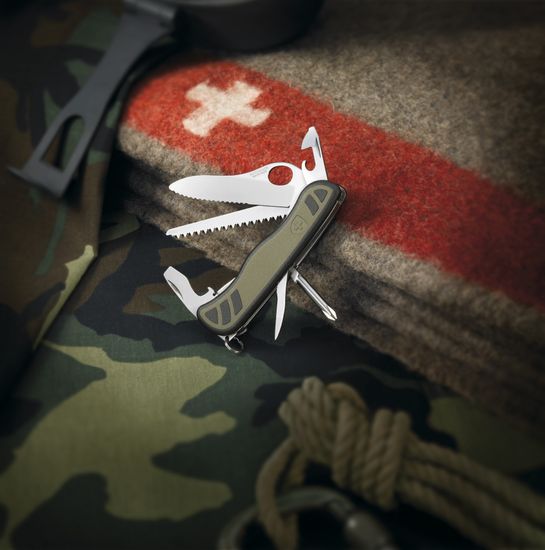 Складной нож Victorinox Мод. Military Green One Hand (111 мм) - 10 функций
