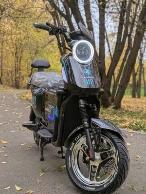 Электроскутер AMIKO U2 PRO 1500W (72V/65Ah) АКБ литий фото №2