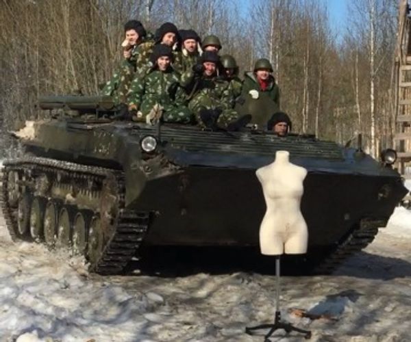 Испытание на прочность танком Испытание на прочность танком