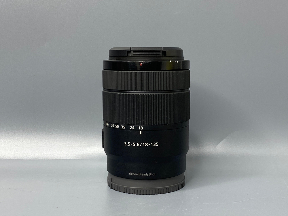Sony E 18-135mm f/3.5-5.6 OSS