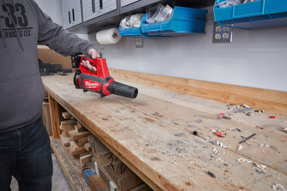 Аккумуляторная воздуходувка Milwaukee M12 BBL-0 4933472214