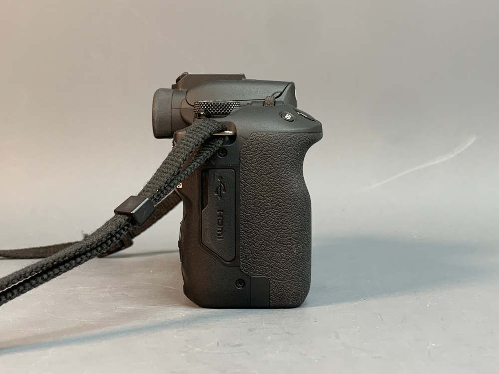 Canon EOS R50 Kit 18-45mm 8.000 кадров