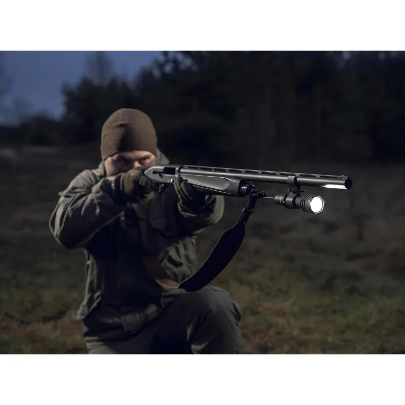 Тактический фонарь Armytek Viking 2330 лм (тёплый свет) - пример установки под стволом ружья