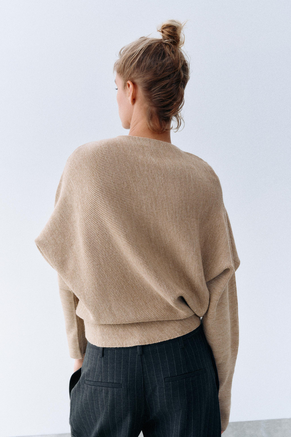 АССИММЕТРИЧНЫЙ СВИТЕР — ZARA