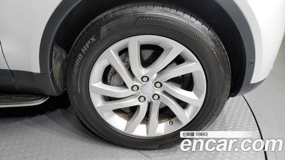 Land Rover Discovery 3.0 SD6 HSE — 2019