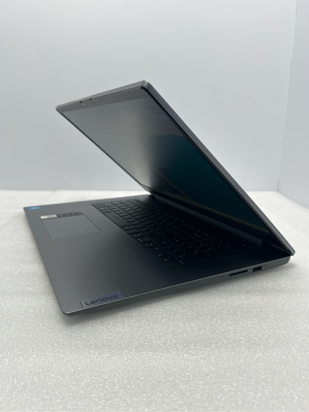 Ноутбук Lenovo IdeaPad 3-17ITL6 (82H9003SRU) 17.3"/Intel Celeron 6305/RAM 4GB/SSD 256GB/Intel UHD Graphics/TN/1600x900/Win10/Подсветка кл-ры: нет/Cерый. Состояние: B1