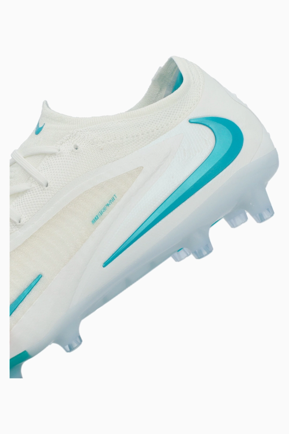 Бутсы Nike Phantom 6 Low Elite AG-Pro - белый